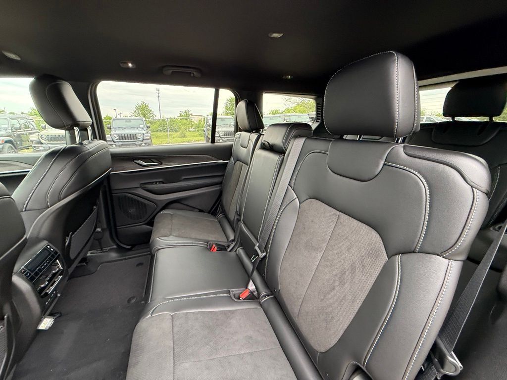 2026 Jeep Grand Cherokee L Laredo Crestwood KY