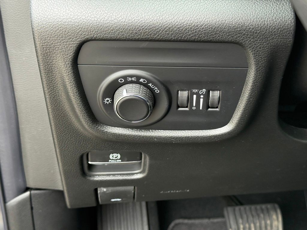 2026 Jeep Grand Cherokee L Laredo Crestwood KY