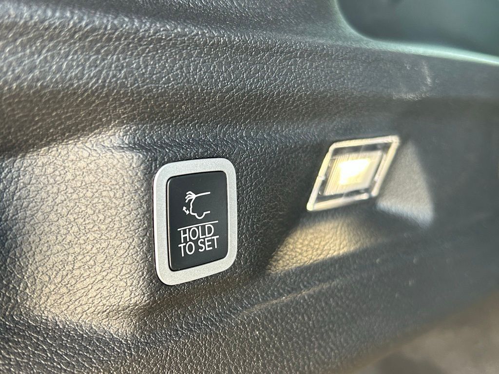 2026 Jeep Grand Cherokee L Laredo Crestwood KY