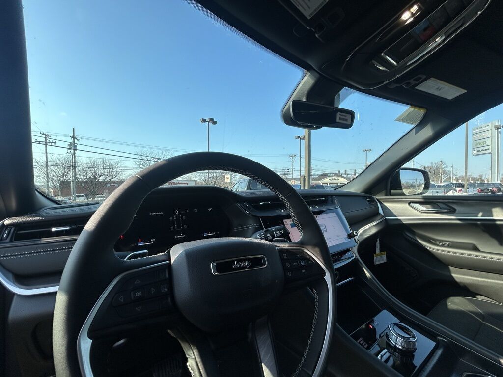 2026 Jeep Grand Cherokee L Laredo Crestwood KY