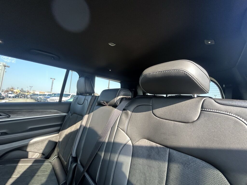 2026 Jeep Grand Cherokee L Laredo Crestwood KY