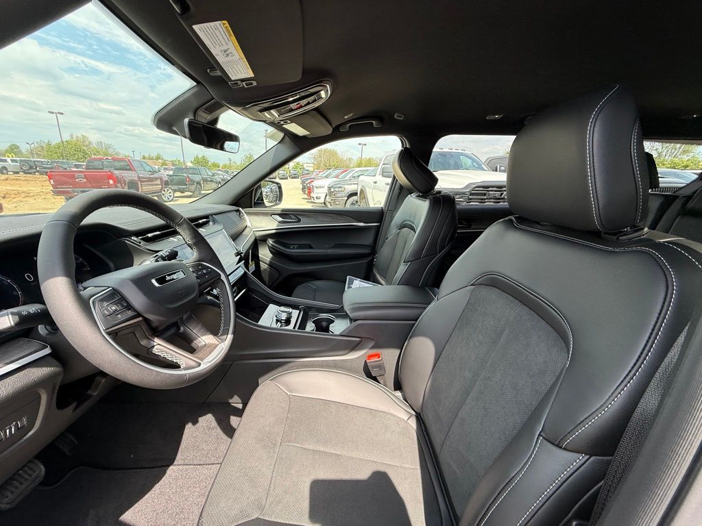 2026 Jeep Grand Cherokee L Laredo Crestwood KY