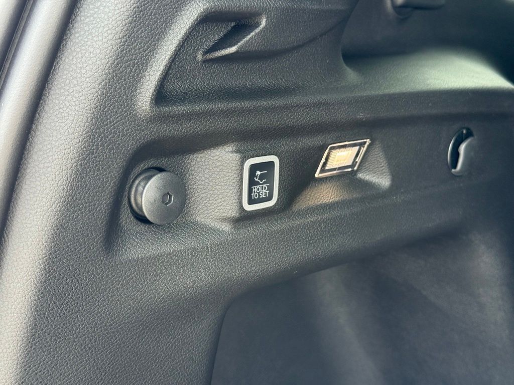 2026 Jeep Grand Cherokee L Laredo Crestwood KY