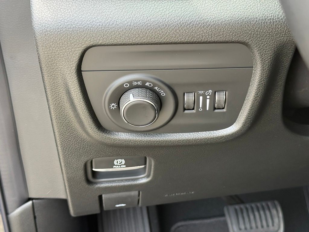 2026 Jeep Grand Cherokee L Laredo Crestwood KY