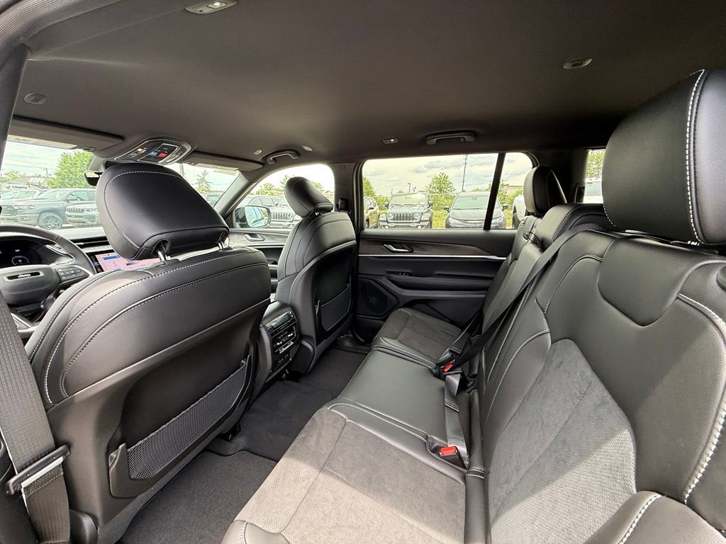 2026 Jeep Grand Cherokee L Laredo Crestwood KY