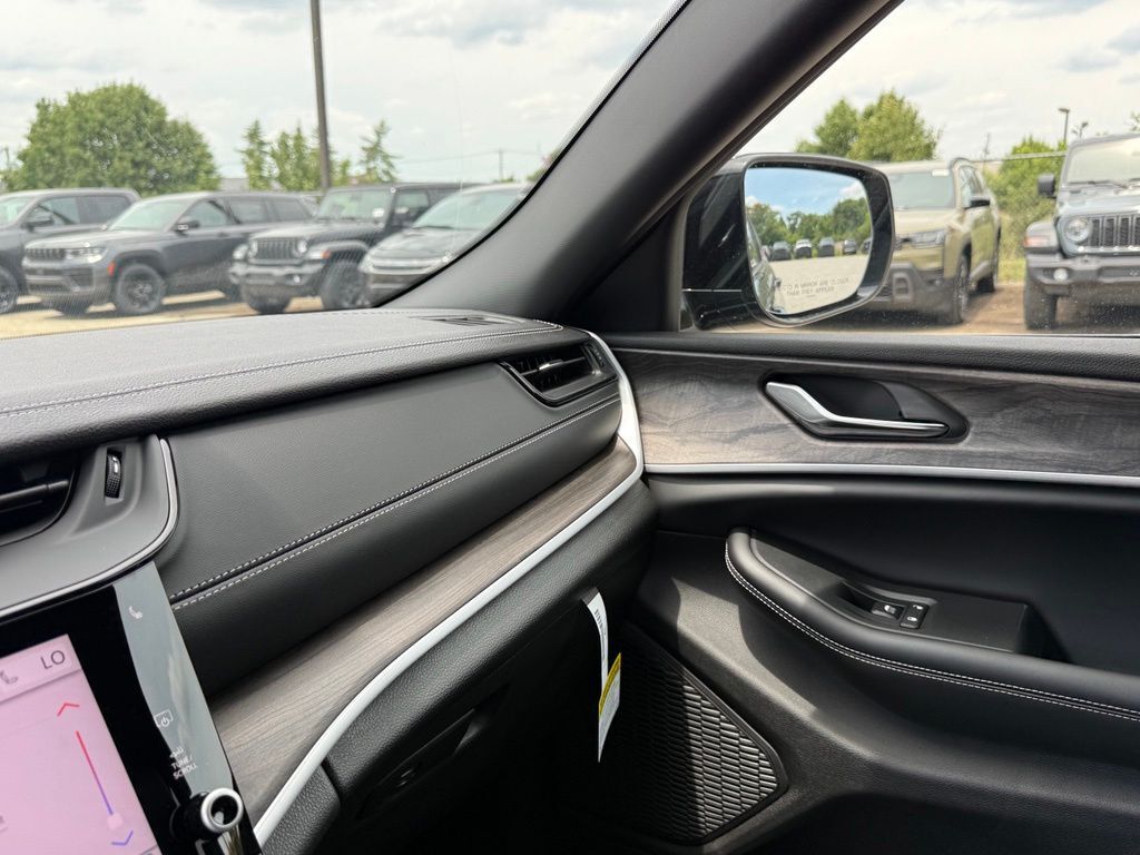 2026 Jeep Grand Cherokee L Laredo Crestwood KY