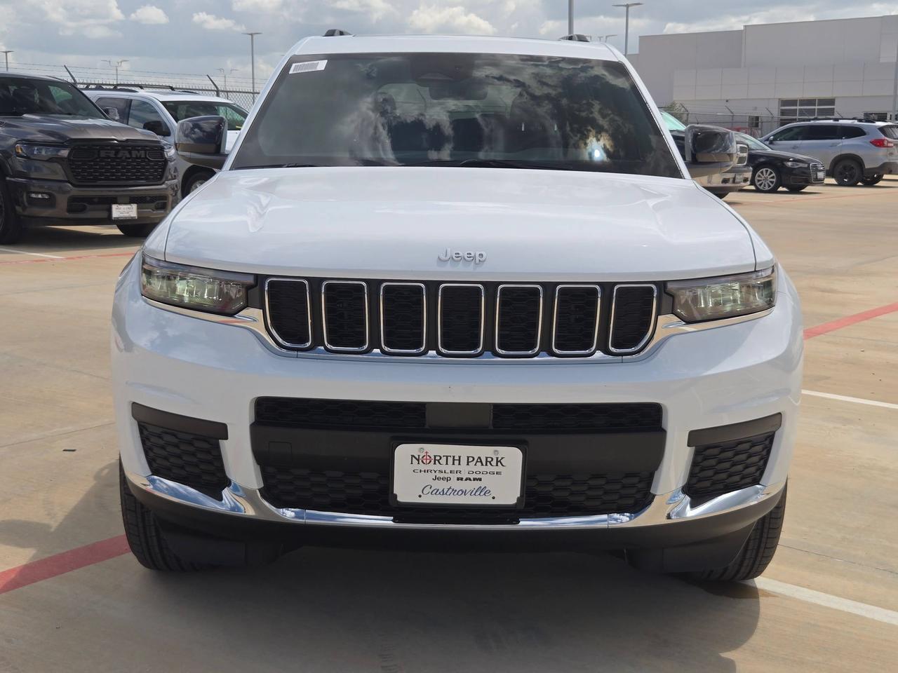2026 Jeep Grand Cherokee L Laredo X Castroville TX
