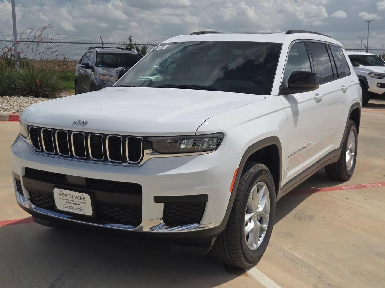 2026 Jeep Grand Cherokee L Laredo X Castroville TX