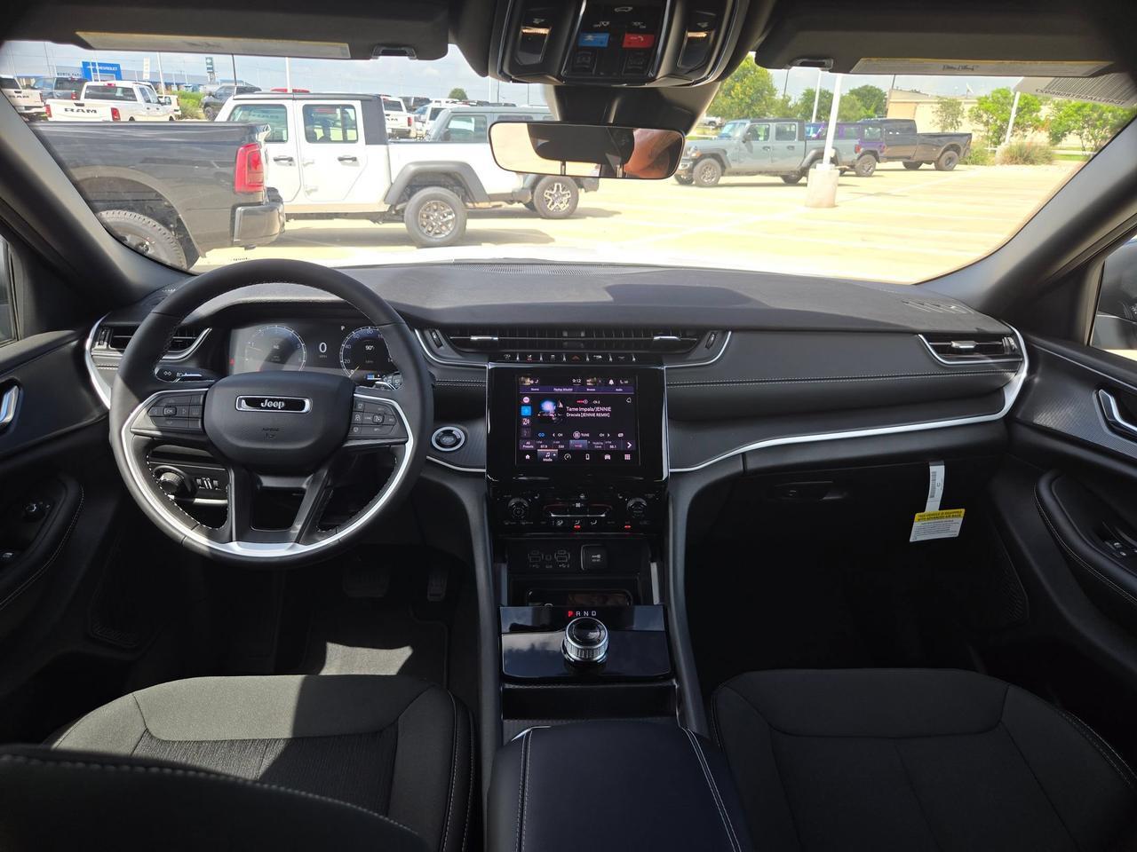 2026 Jeep Grand Cherokee L Laredo X Castroville TX
