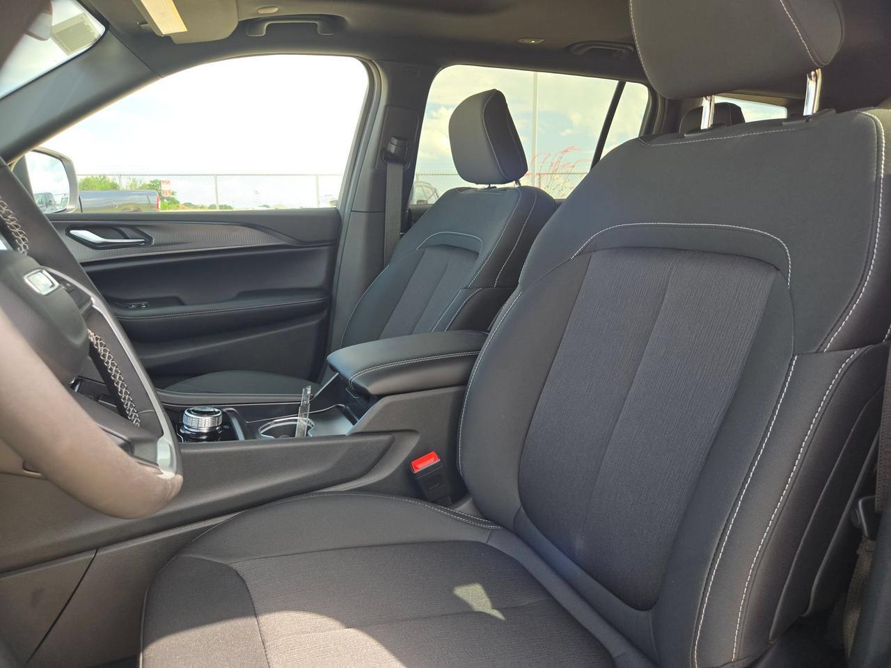 2026 Jeep Grand Cherokee L Laredo X Castroville TX