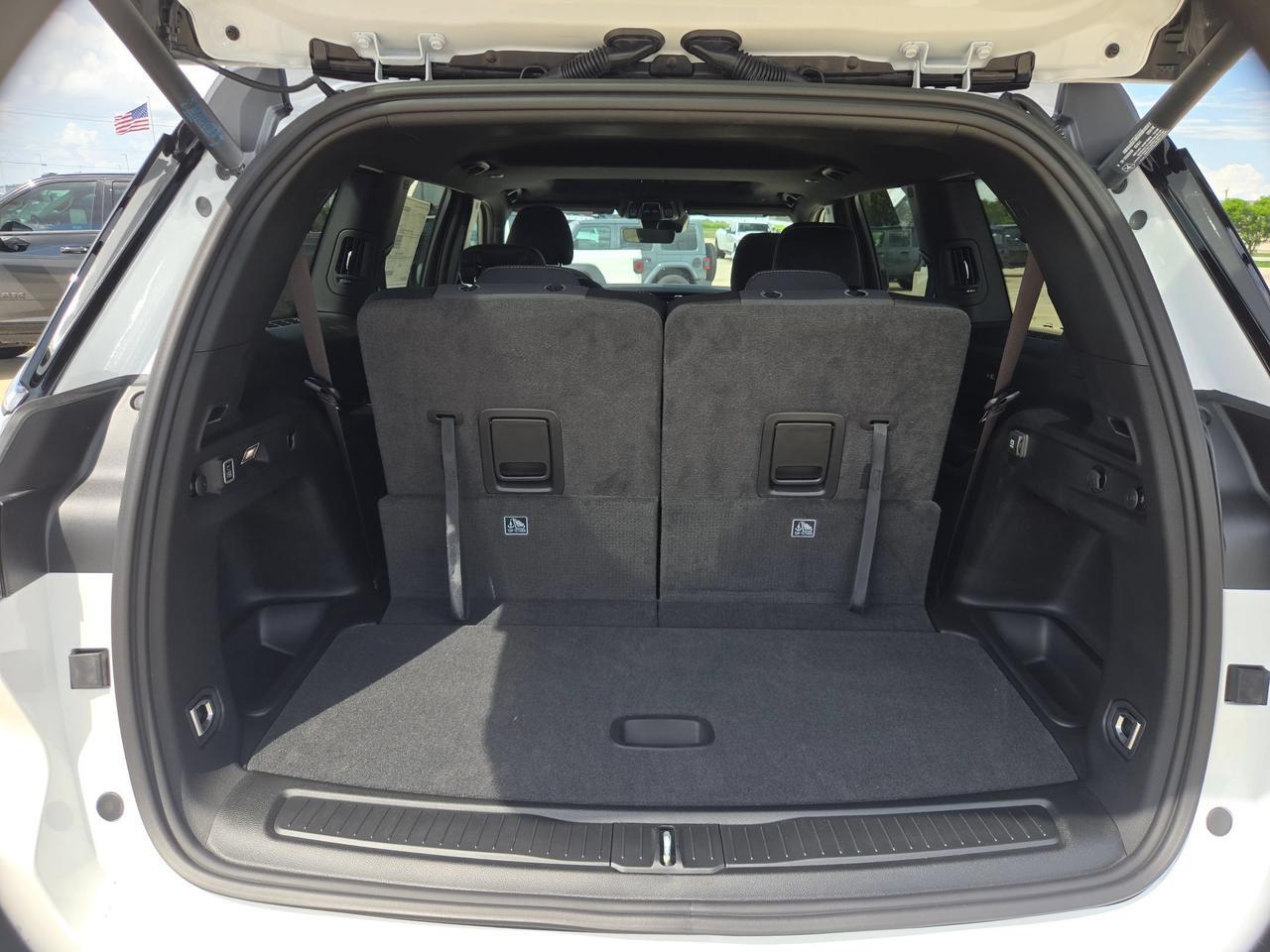 2026 Jeep Grand Cherokee L Laredo X Castroville TX