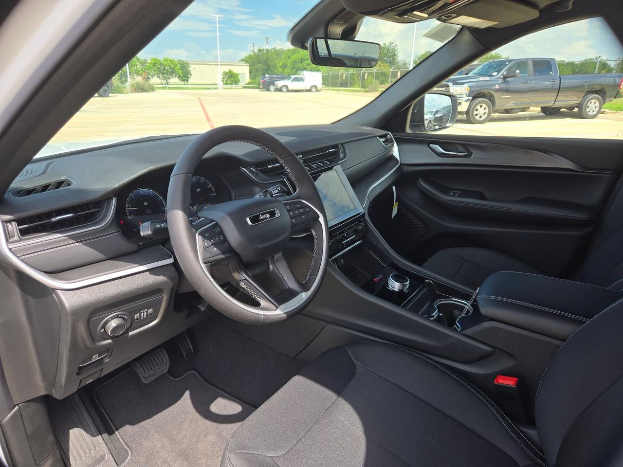 2026 Jeep Grand Cherokee L Laredo X Castroville TX