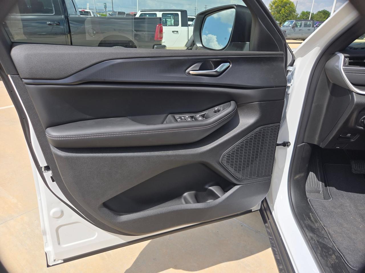 2026 Jeep Grand Cherokee L Laredo X Castroville TX