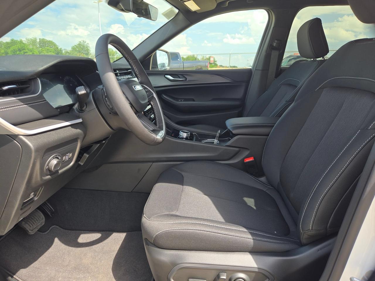 2026 Jeep Grand Cherokee L Laredo X Castroville TX