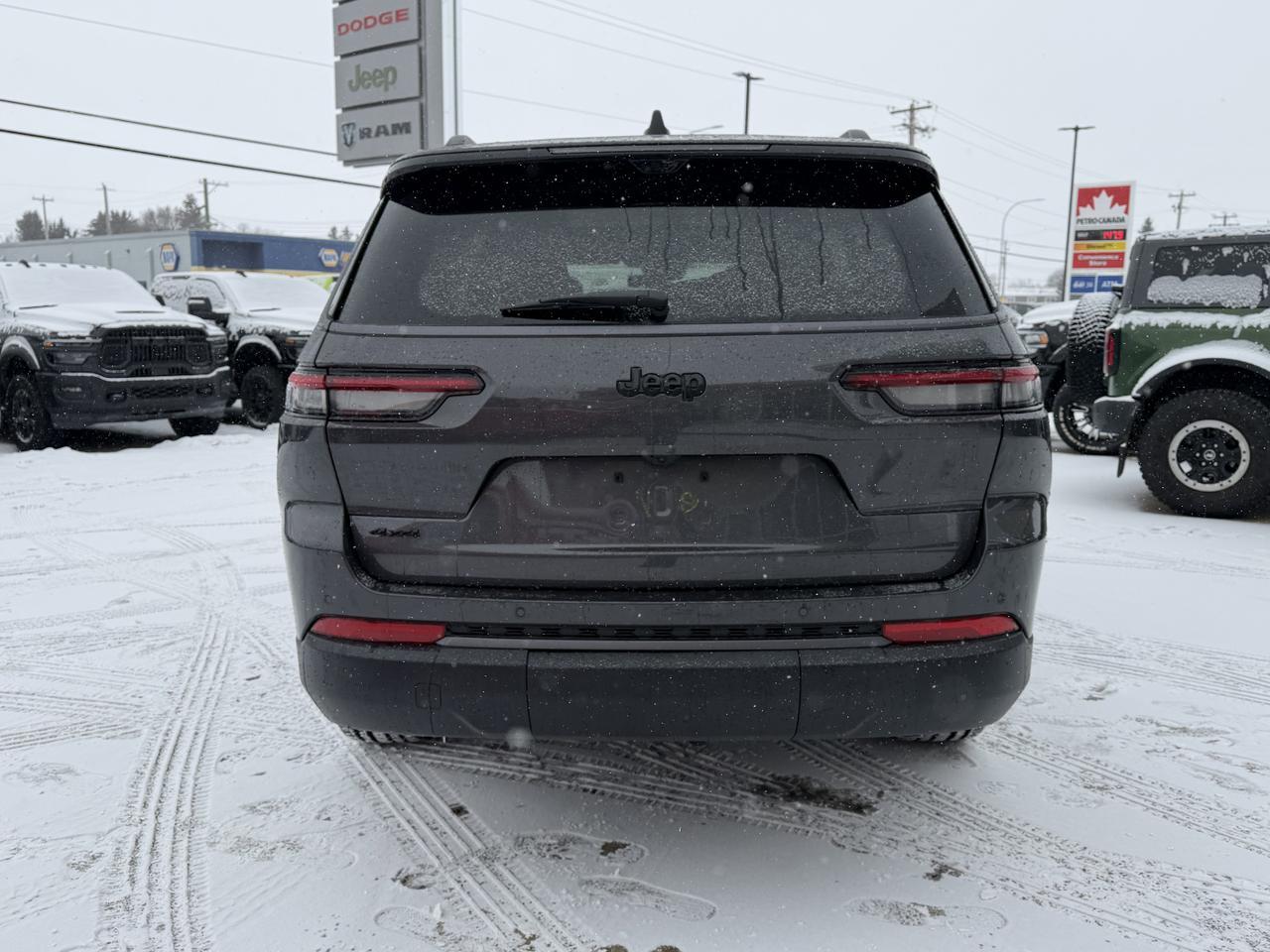 2026 Jeep Grand Cherokee L Limited 4x4 | 2L Turbo | Dual Pane Sunroof | NAV | Heated Seats | Interior Camera Redwater AB