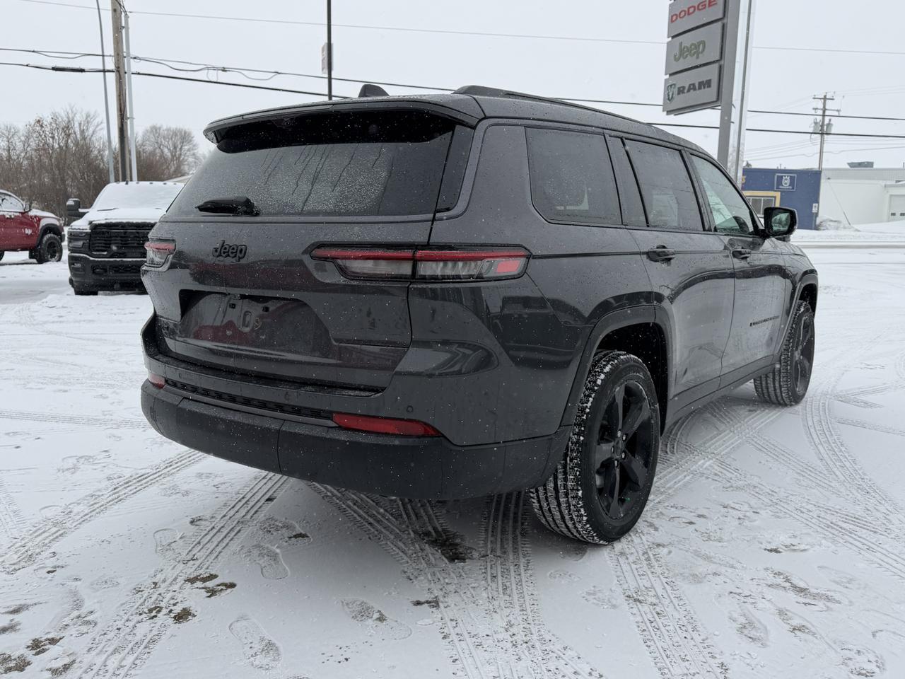 2026 Jeep Grand Cherokee L Limited 4x4 | 2L Turbo | Dual Pane Sunroof | NAV | Heated Seats | Interior Camera Redwater AB