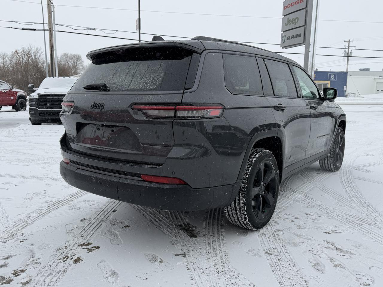 2026 Jeep Grand Cherokee L Limited 4x4 | 2L Turbo | Dual Pane Sunroof | NAV | Heated Seats | Interior Camera Redwater AB