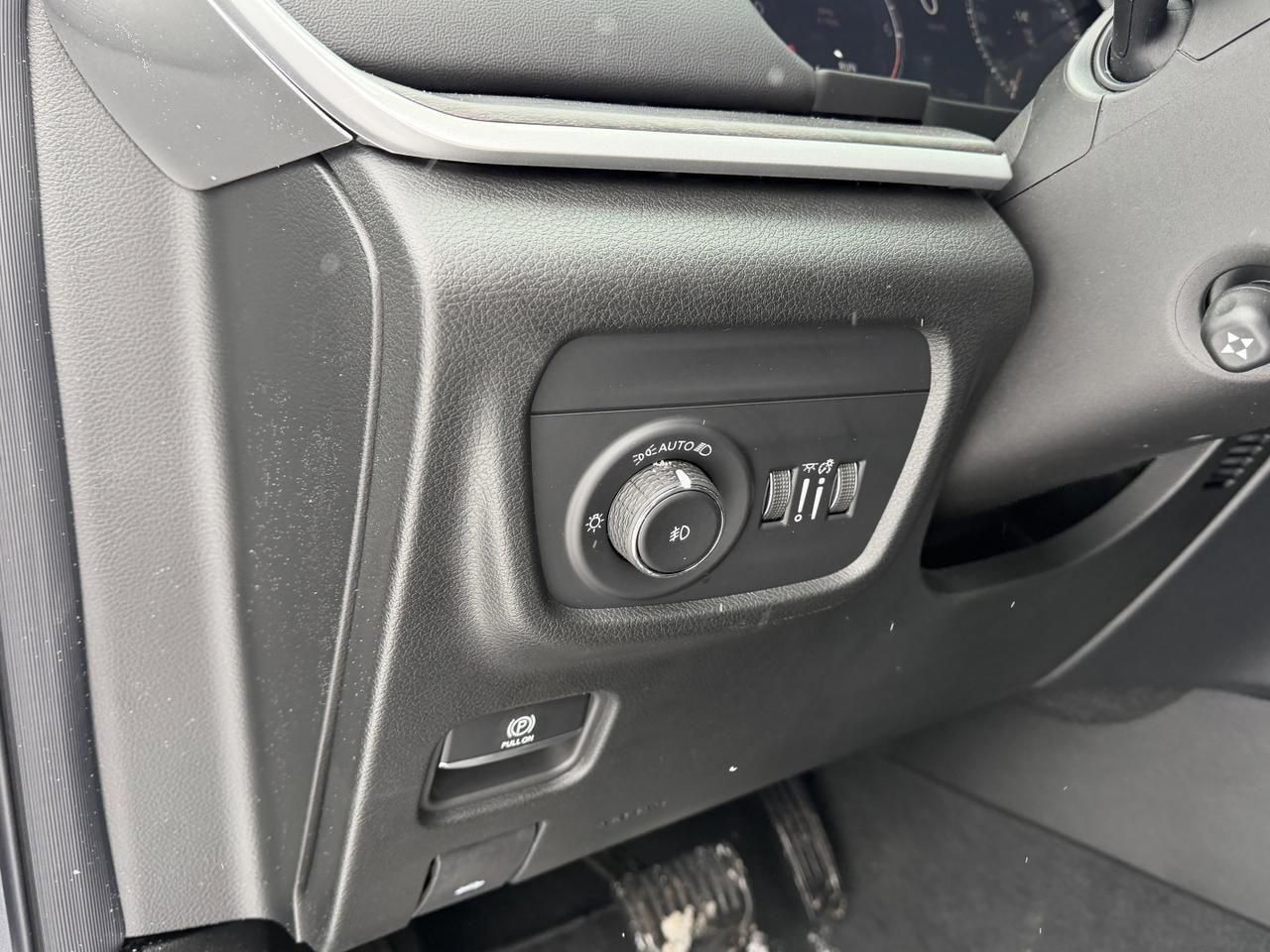 2026 Jeep Grand Cherokee L Limited 4x4 | 2L Turbo | Dual Pane Sunroof | NAV | Heated Seats | Interior Camera Redwater AB