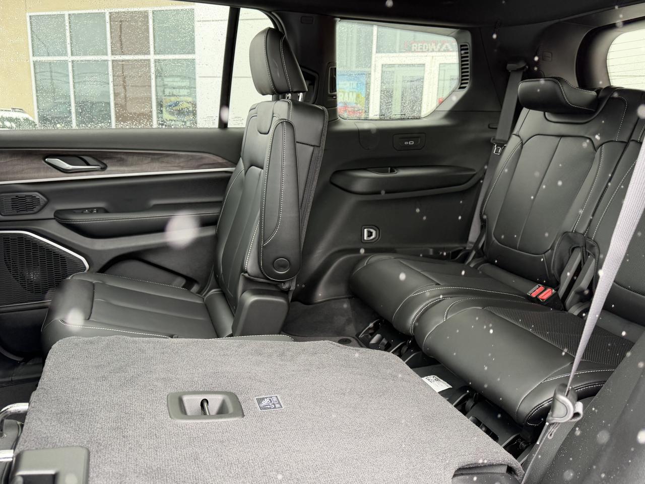2026 Jeep Grand Cherokee L Limited 4x4 | 2L Turbo | Dual Pane Sunroof | NAV | Heated Seats | Interior Camera Redwater AB