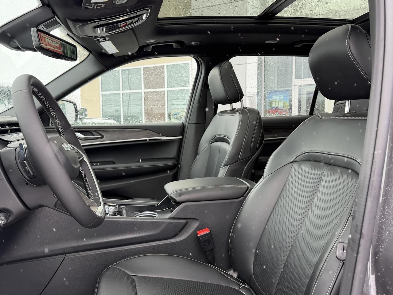 2026 Jeep Grand Cherokee L Limited 4x4 | 2L Turbo | Dual Pane Sunroof | NAV | Heated Seats | Interior Camera Redwater AB