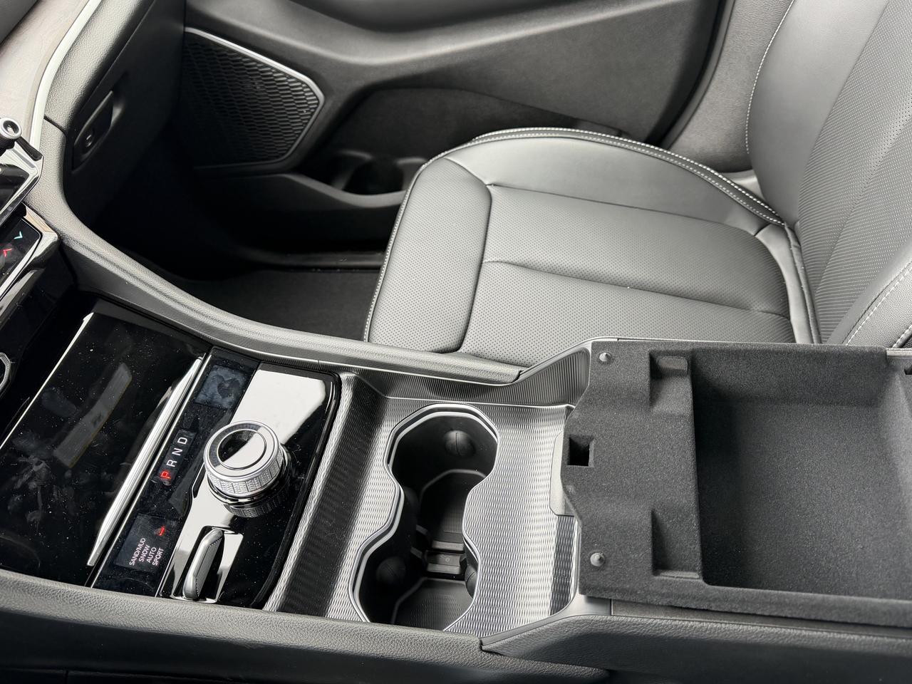2026 Jeep Grand Cherokee L Limited 4x4 | 2L Turbo | Dual Pane Sunroof | NAV | Heated Seats | Interior Camera Redwater AB