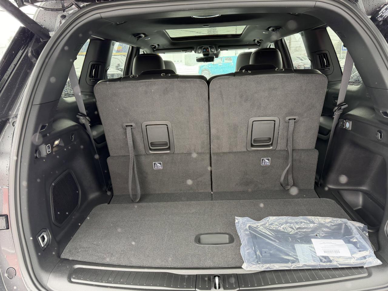 2026 Jeep Grand Cherokee L Limited 4x4 | 2L Turbo | Dual Pane Sunroof | NAV | Heated Seats | Interior Camera Redwater AB