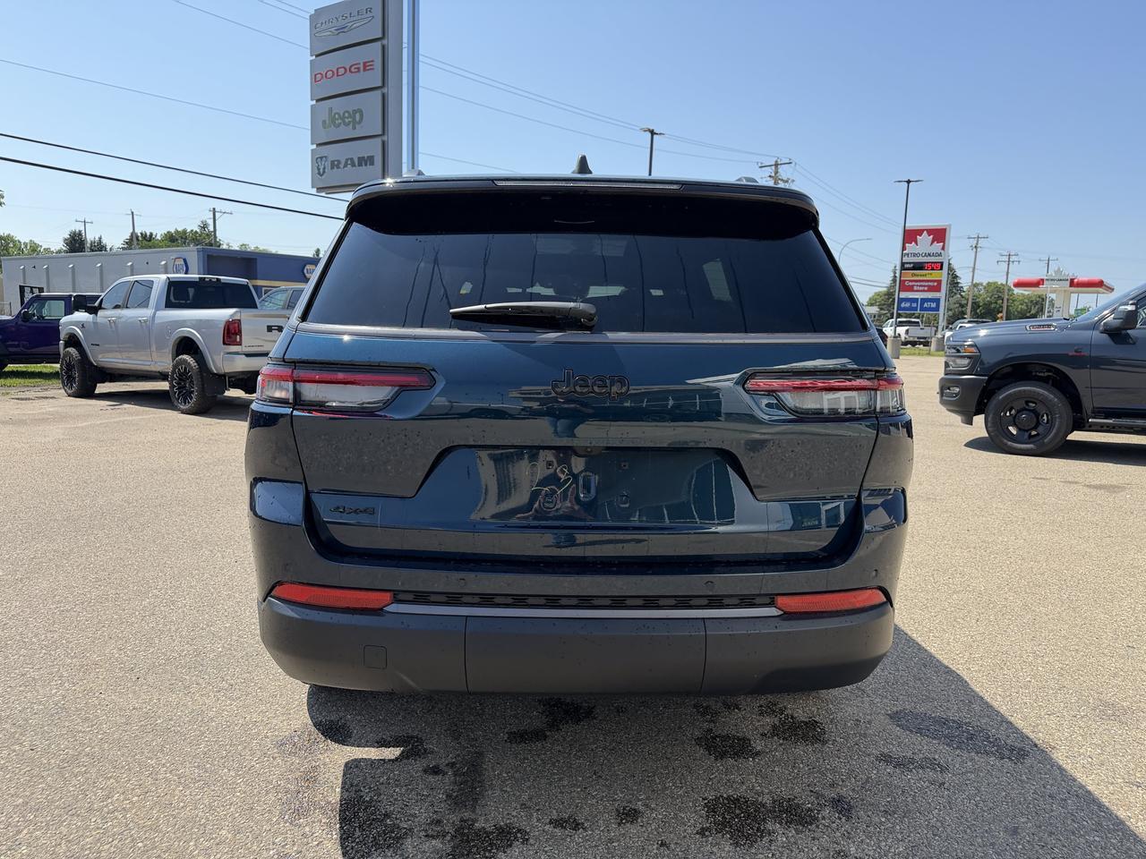 2026 Jeep Grand Cherokee L Limited Altitude 4x4 SUV | 2L Turbo | Baltic Grey | Dual Pane Sunroof | NAV Redwater AB