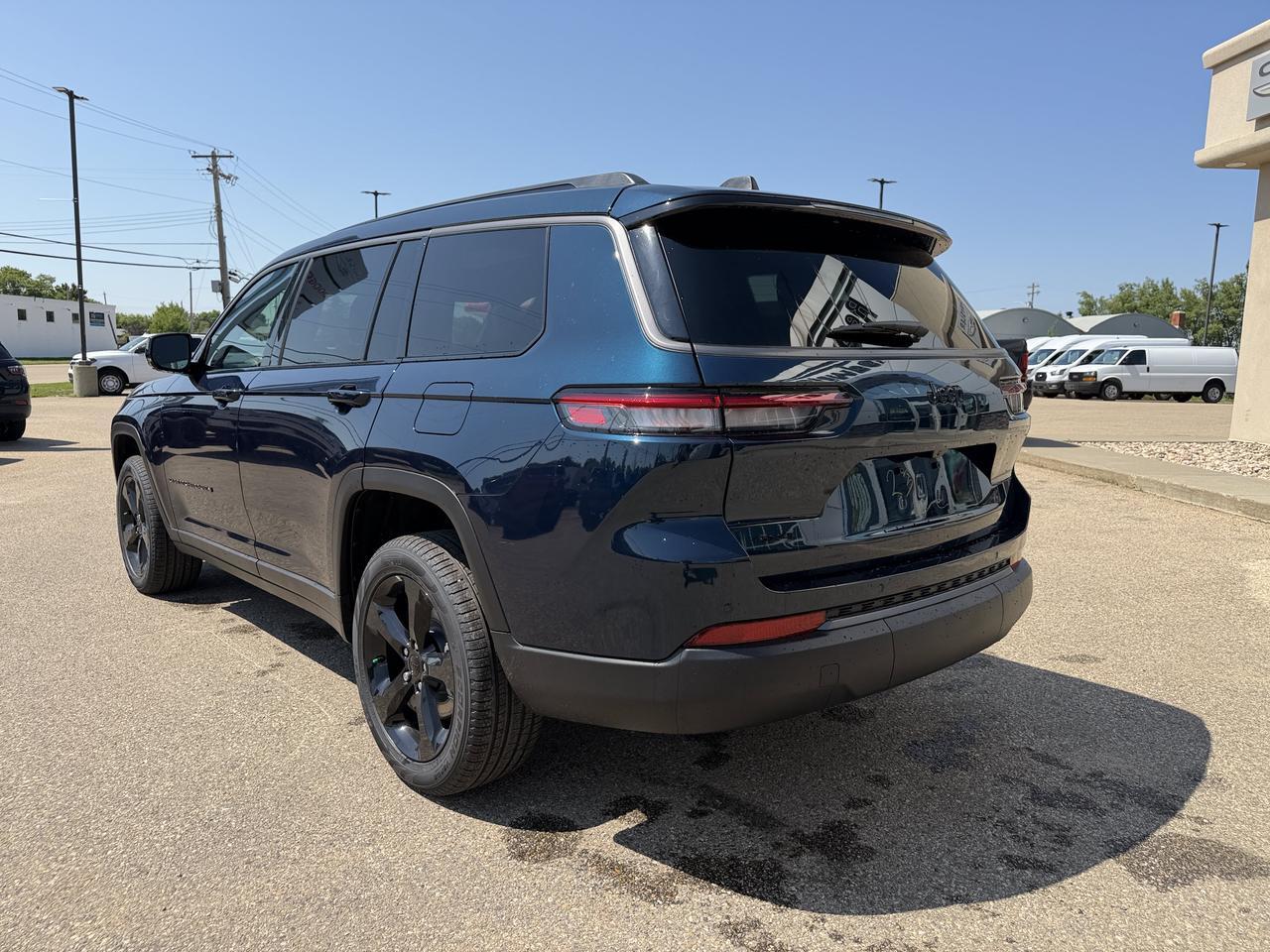 2026 Jeep Grand Cherokee L Limited Altitude 4x4 SUV | 2L Turbo | Baltic Grey | Dual Pane Sunroof | NAV Redwater AB