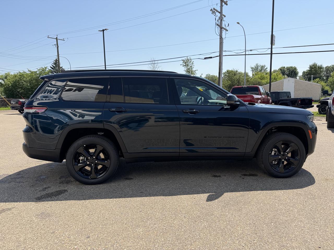 2026 Jeep Grand Cherokee L Limited Altitude 4x4 SUV | 2L Turbo | Baltic Grey | Dual Pane Sunroof | NAV Redwater AB