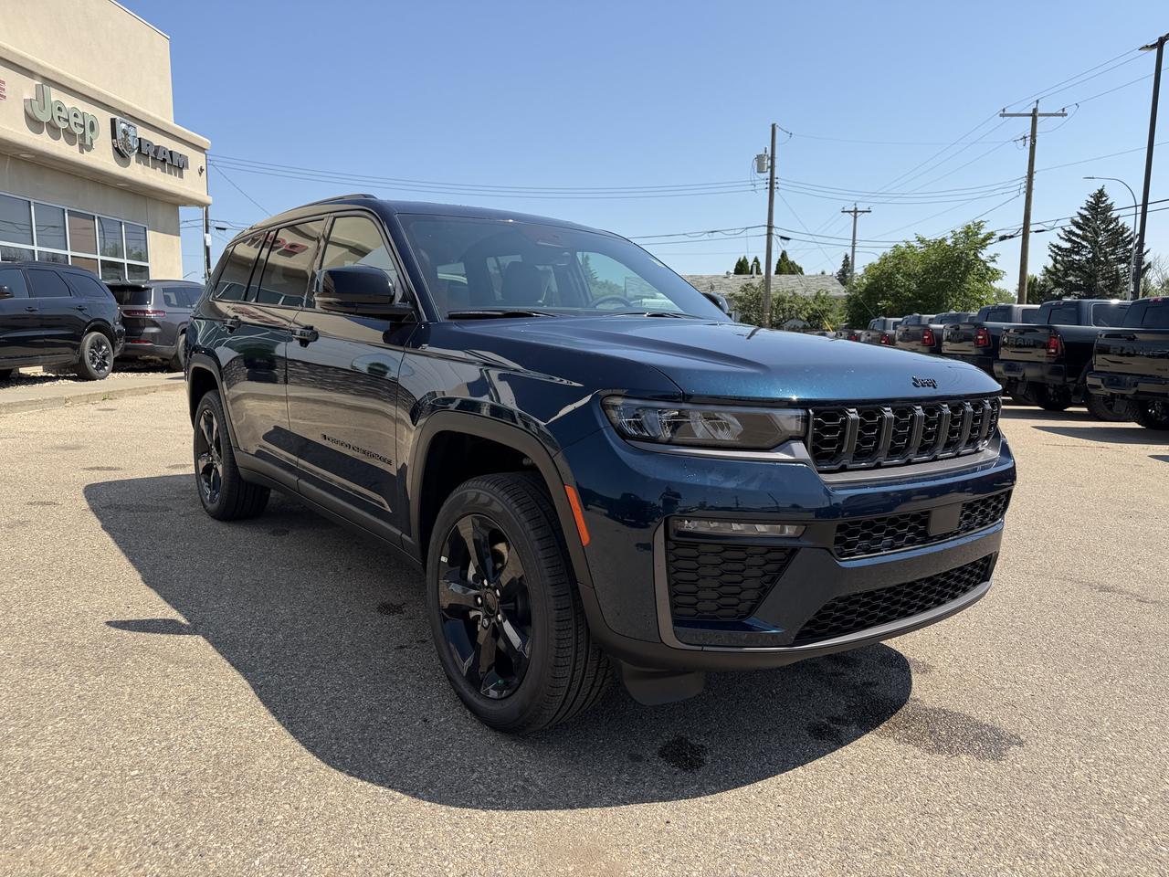 2026 Jeep Grand Cherokee L Limited Altitude 4x4 SUV | 2L Turbo | Baltic Grey | Dual Pane Sunroof | NAV Redwater AB