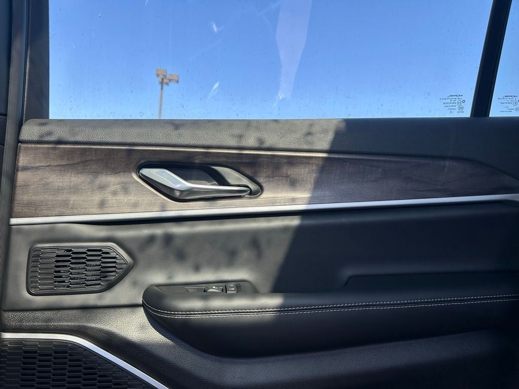 2026 Jeep Grand Cherokee L Limited Crestwood KY