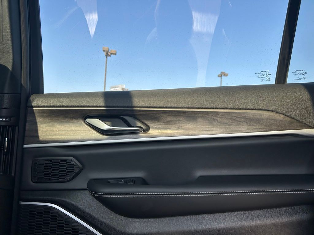 2026 Jeep Grand Cherokee L Limited Crestwood KY