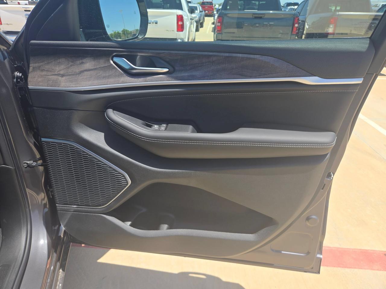 2026 Jeep Grand Cherokee L Limited Reserve Castroville TX