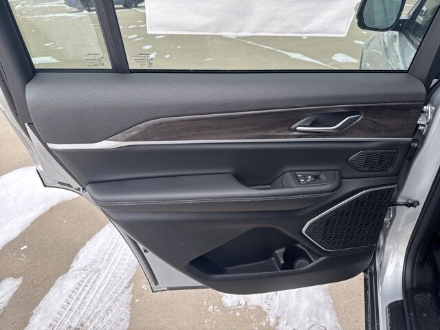 2026 Jeep Grand Cherokee L Limited Watertown SD