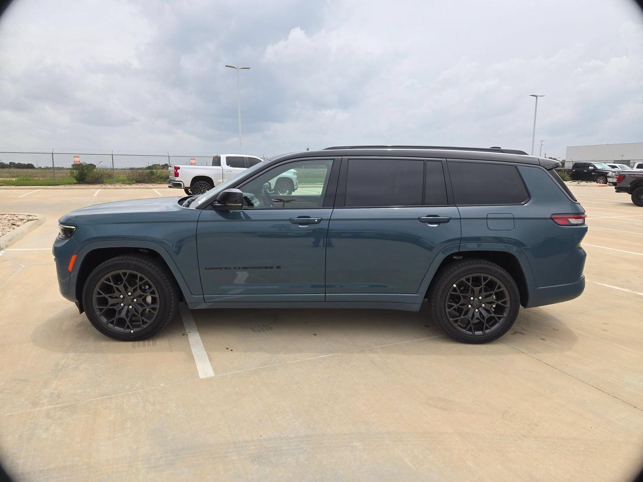 2026 Jeep Grand Cherokee L Summit Castroville TX