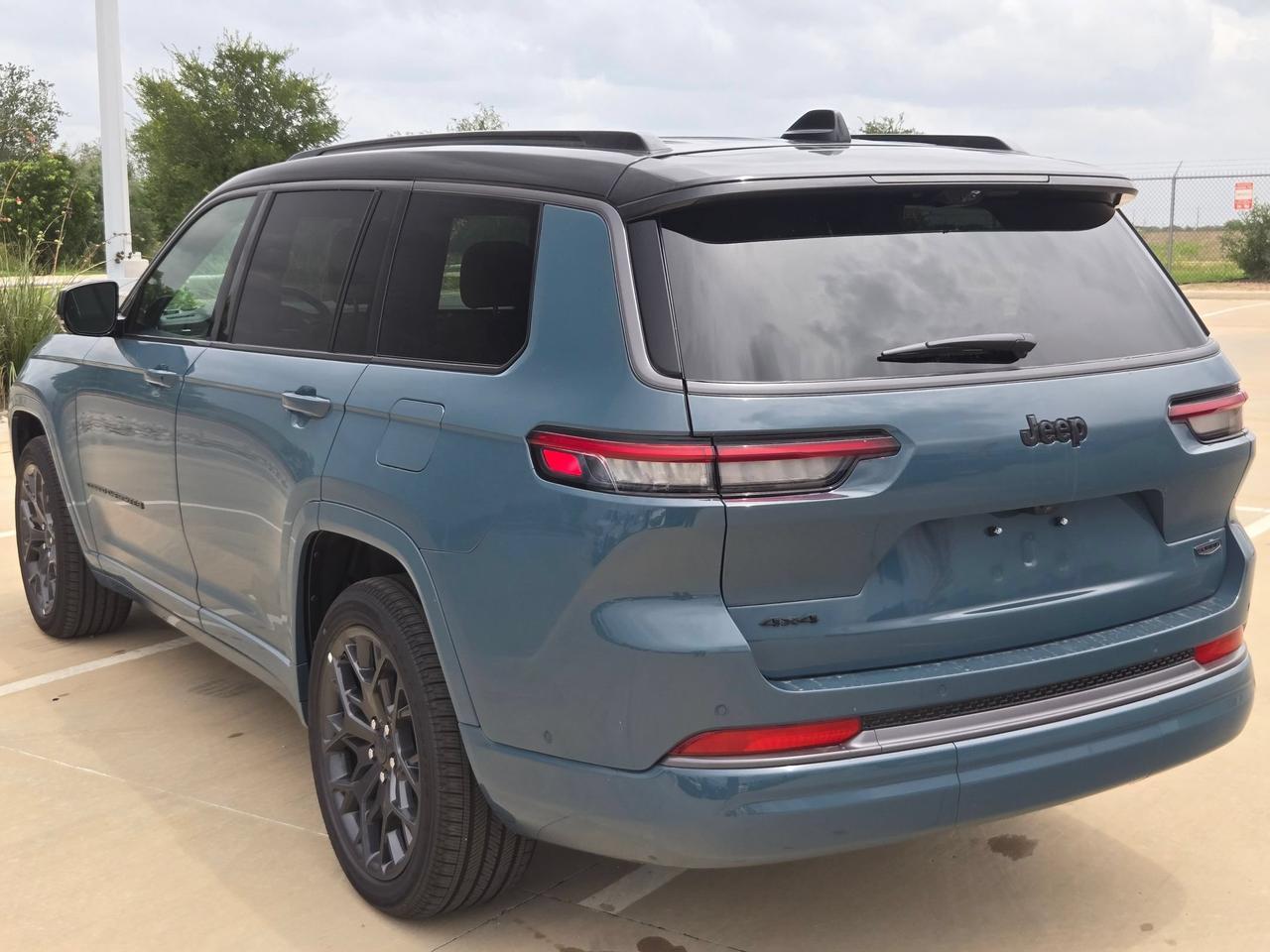 2026 Jeep Grand Cherokee L Summit Castroville TX