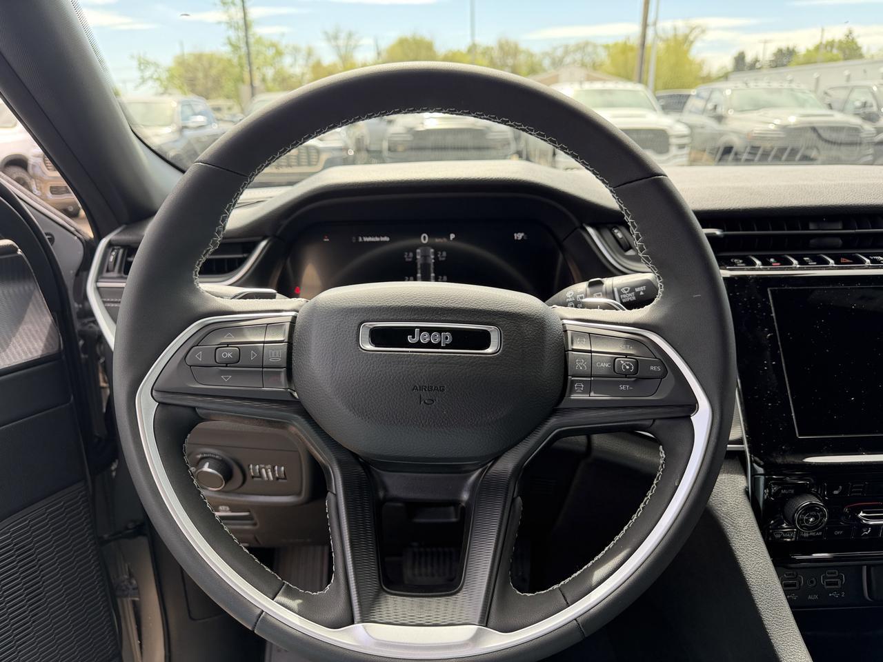 2026 Jeep Grand Cherokee Laredo 4x4 | Silver Zynith | V6 | NAV | Heated Seats | Rearview Camera | Towing | Keyless Entry Redwater AB