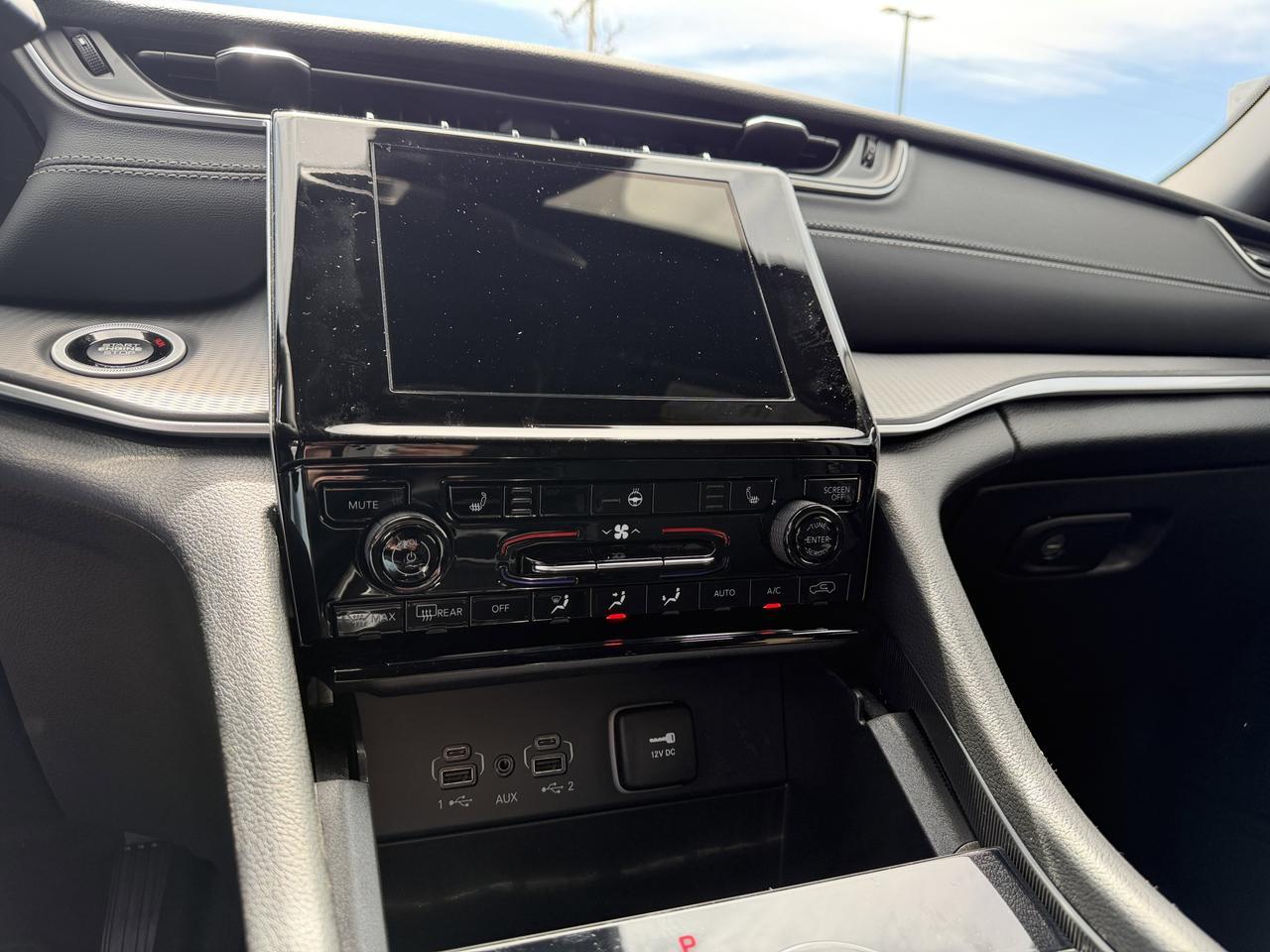2026 Jeep Grand Cherokee Laredo 4x4 | Silver Zynith | V6 | NAV | Heated Seats | Rearview Camera | Towing | Keyless Entry Redwater AB