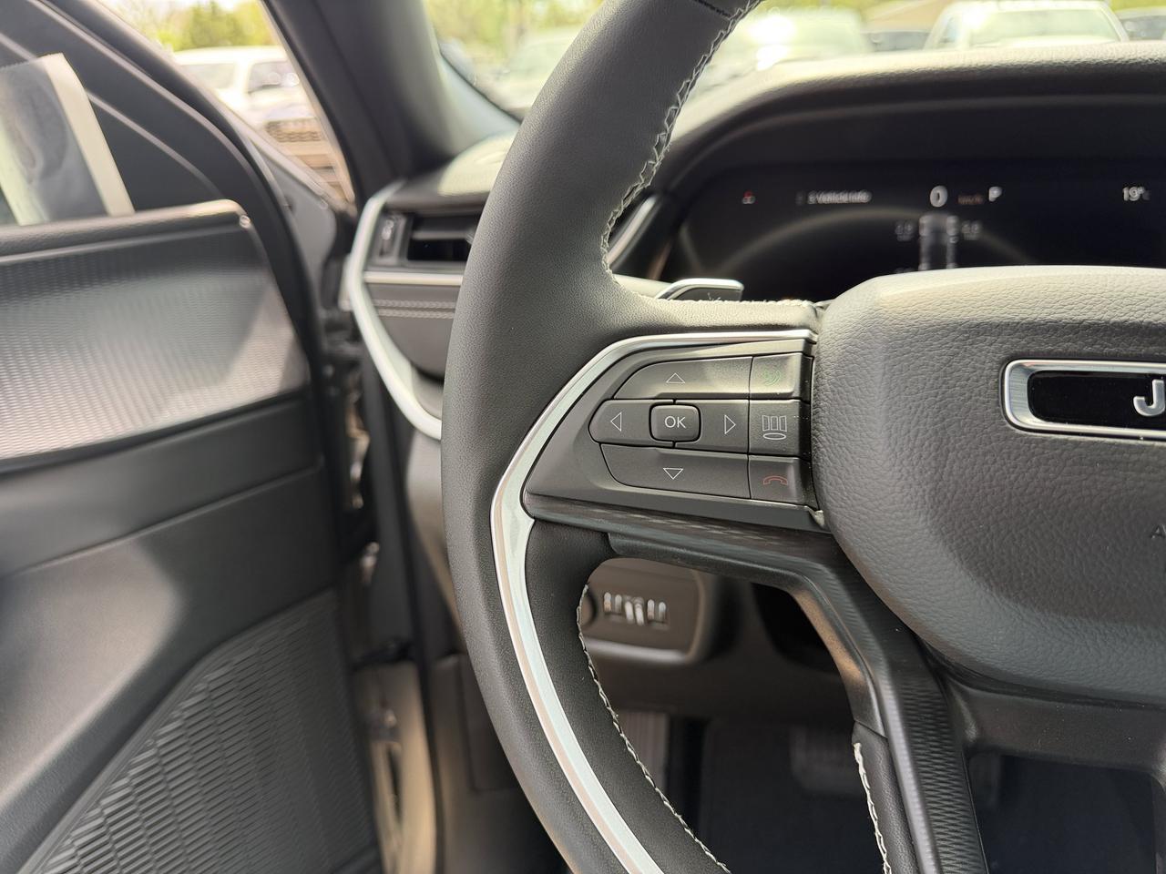 2026 Jeep Grand Cherokee Laredo 4x4 | Silver Zynith | V6 | NAV | Heated Seats | Rearview Camera | Towing | Keyless Entry Redwater AB