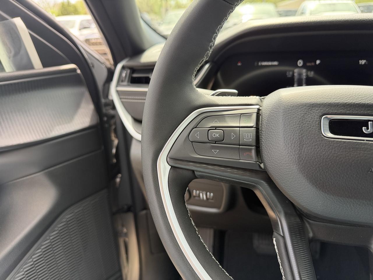 2026 Jeep Grand Cherokee Laredo 4x4 | Silver Zynith | V6 | NAV | Heated Seats | Rearview Camera | Towing | Keyless Entry Redwater AB