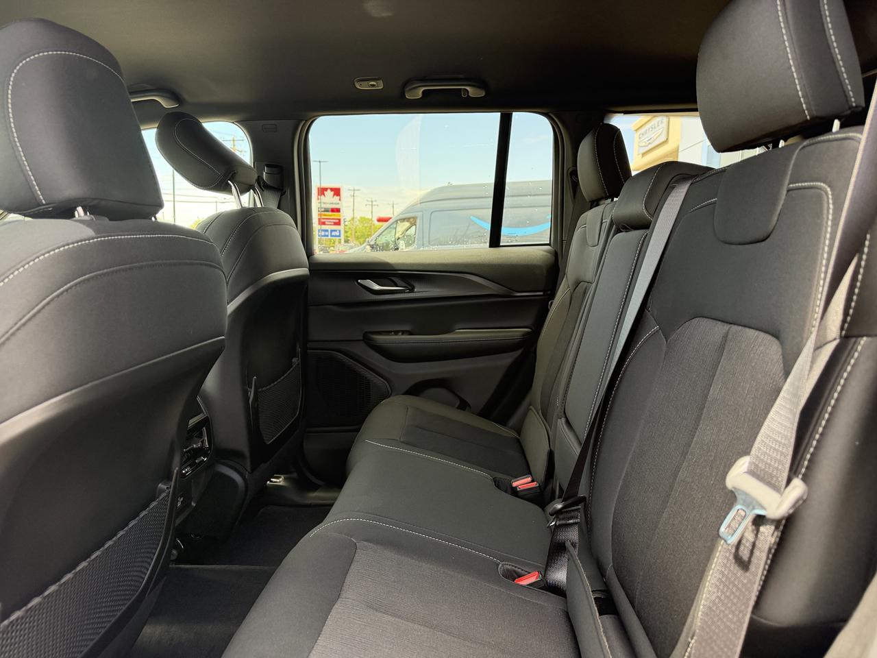 2026 Jeep Grand Cherokee Laredo 4x4 | Silver Zynith | V6 | NAV | Heated Seats | Rearview Camera | Towing | Keyless Entry Redwater AB