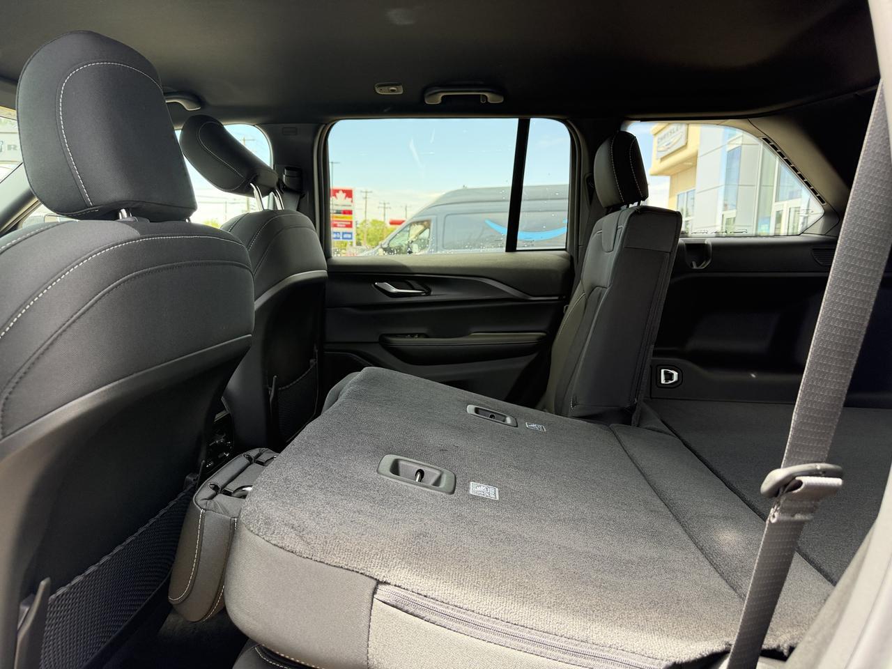 2026 Jeep Grand Cherokee Laredo 4x4 | Silver Zynith | V6 | NAV | Heated Seats | Rearview Camera | Towing | Keyless Entry Redwater AB