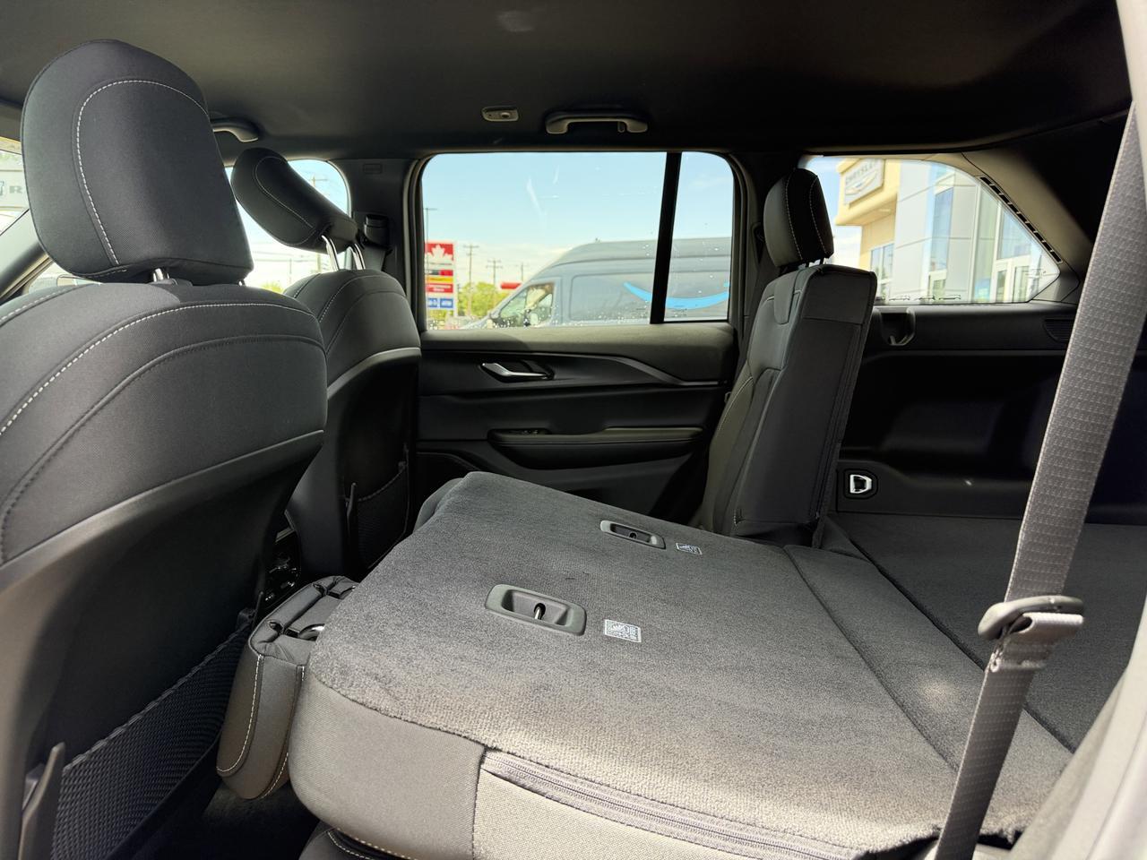 2026 Jeep Grand Cherokee Laredo 4x4 | Silver Zynith | V6 | NAV | Heated Seats | Rearview Camera | Towing | Keyless Entry Redwater AB