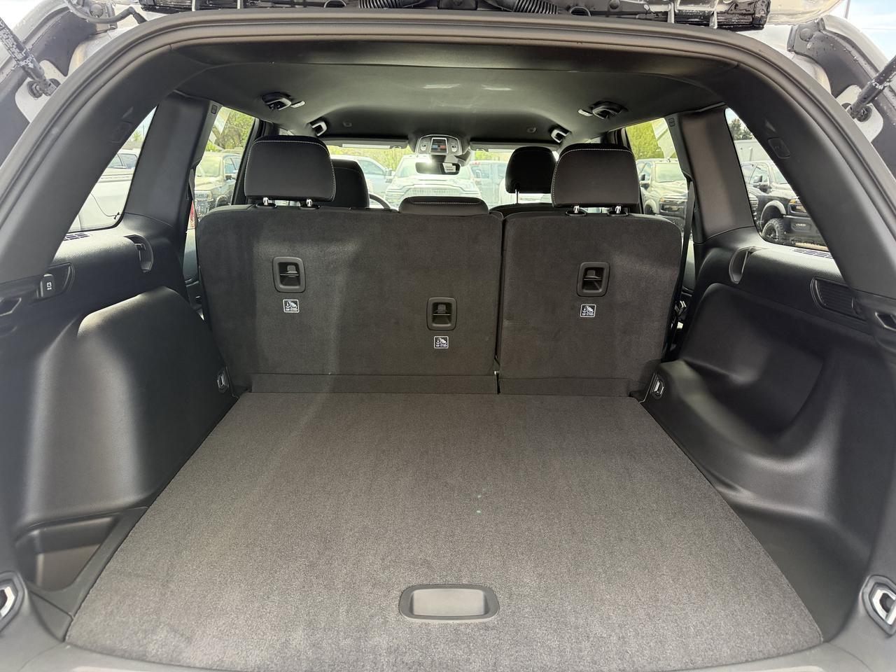 2026 Jeep Grand Cherokee Laredo 4x4 | Silver Zynith | V6 | NAV | Heated Seats | Rearview Camera | Towing | Keyless Entry Redwater AB