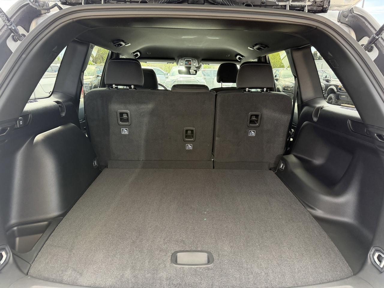2026 Jeep Grand Cherokee Laredo 4x4 | Silver Zynith | V6 | NAV | Heated Seats | Rearview Camera | Towing | Keyless Entry Redwater AB