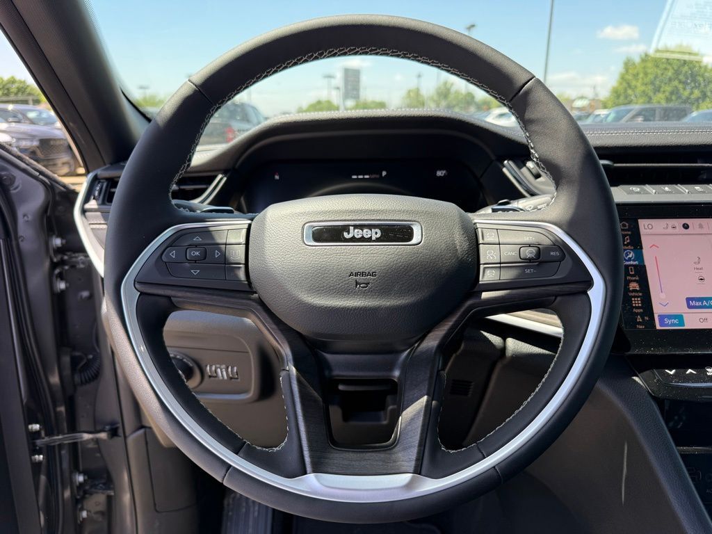 2026 Jeep Grand Cherokee Laredo Altitude Crestwood KY