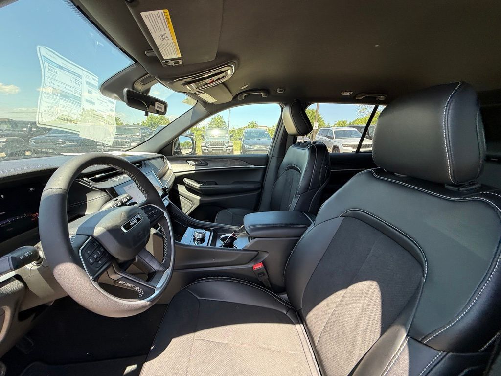 2026 Jeep Grand Cherokee Laredo Altitude Crestwood KY