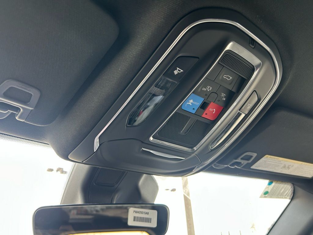 2026 Jeep Grand Cherokee Laredo Altitude Crestwood KY