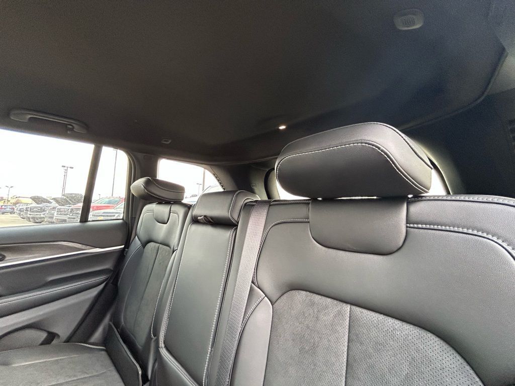 2026 Jeep Grand Cherokee Laredo Altitude Crestwood KY