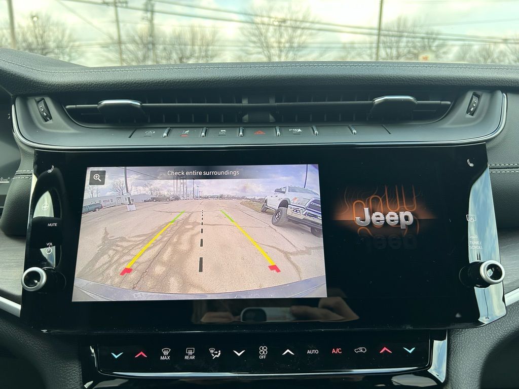 2026 Jeep Grand Cherokee Laredo Altitude Crestwood KY